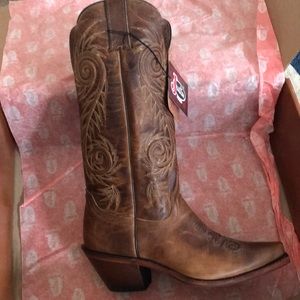 Justin Damian’s boots size 7